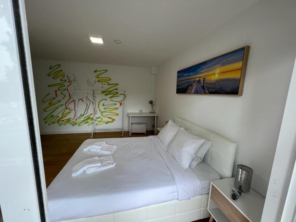 Oieras Beach Suite 2 - Large Double Room With En-Suite Bathroom And Balcony Oeiras Exterior foto