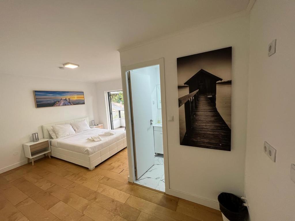 Oieras Beach Suite 2 - Large Double Room With En-Suite Bathroom And Balcony Oeiras Exterior foto